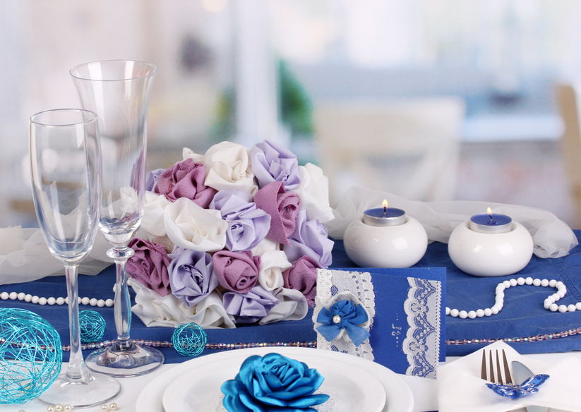Композиции из искусственных цветов на свадебный стол